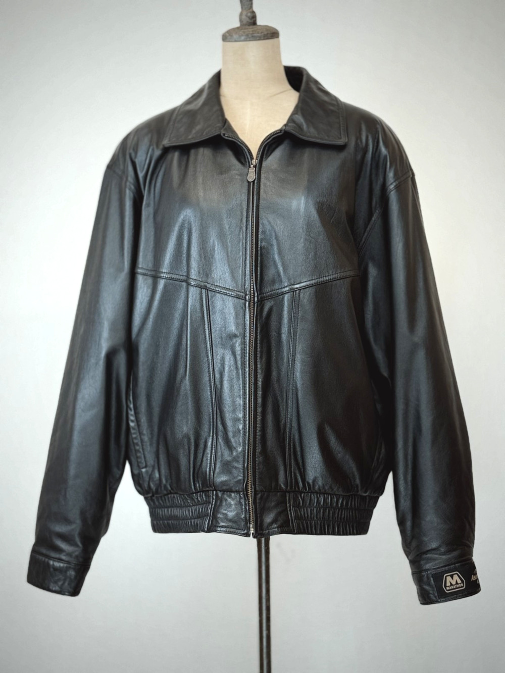 Roundtree and Yorke Black Leather Bomber Jacket Mens LARGE #1-0162
